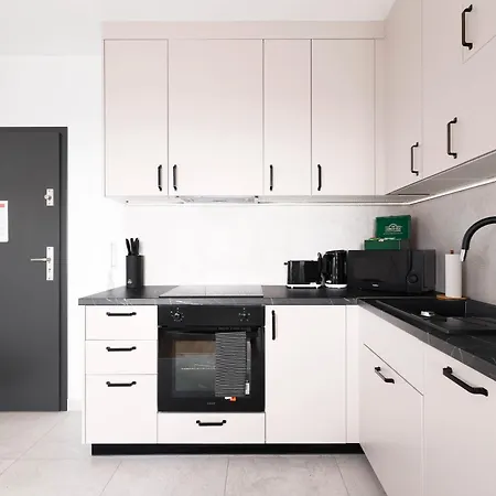 Brzeziny By Stay&rest - Szybki Dojazd I Parking * チェホビツェ・ジェジツェ